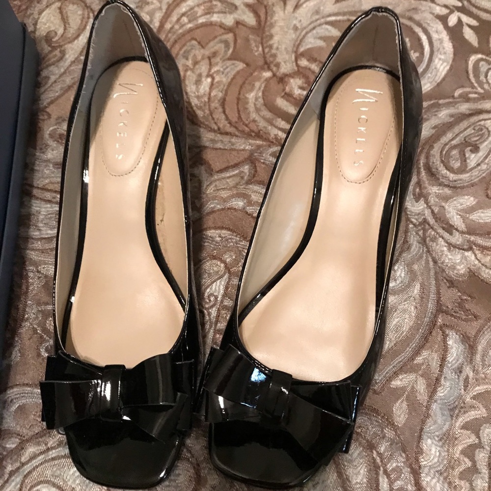 Patent black shoes